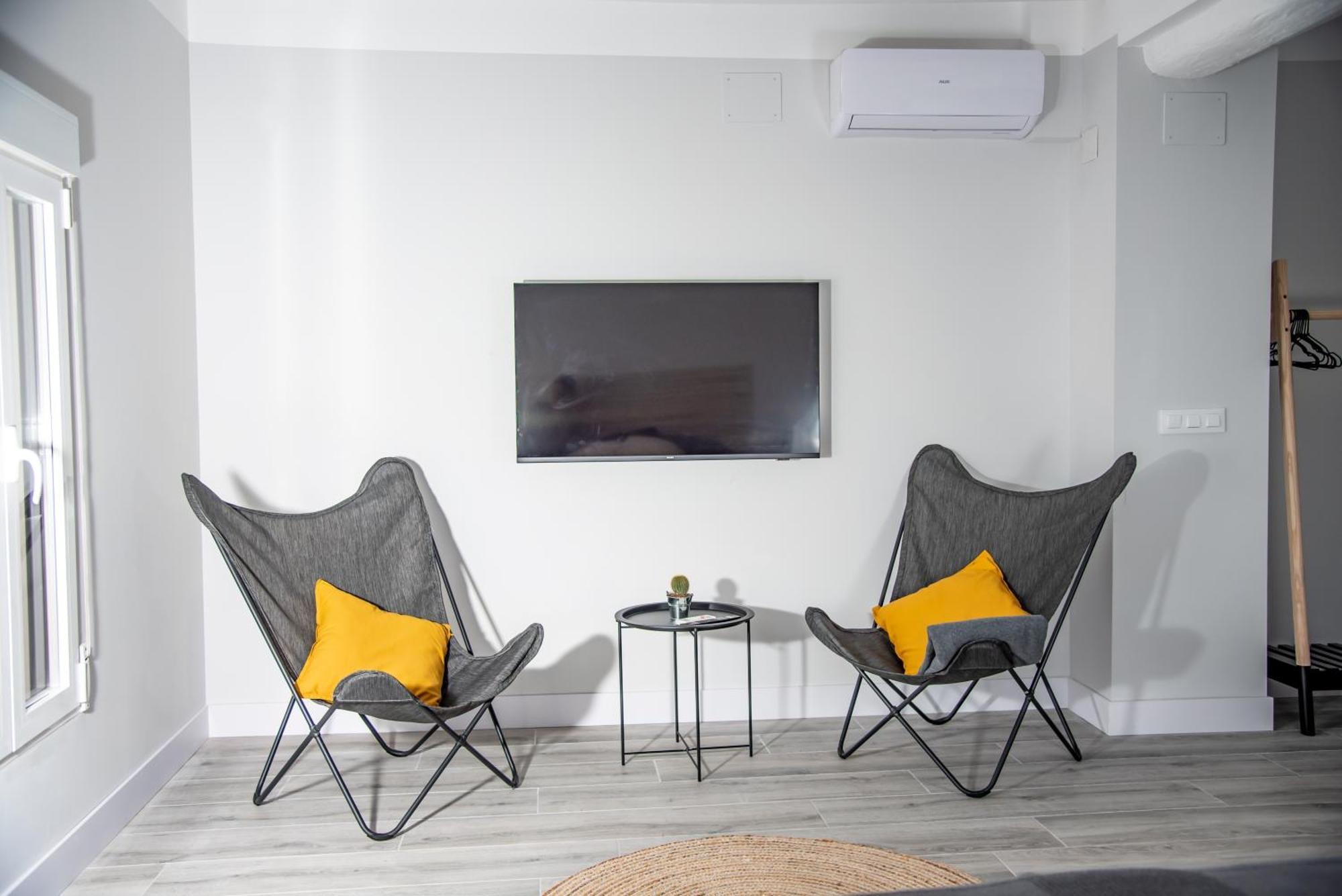 Apartments 4 You - "Plaza Mayor" - Ла-Нусия Экстерьер фото